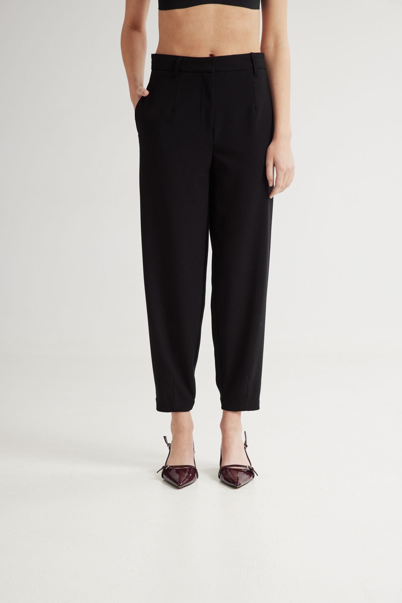 Angie Pants Cropped Pants Black